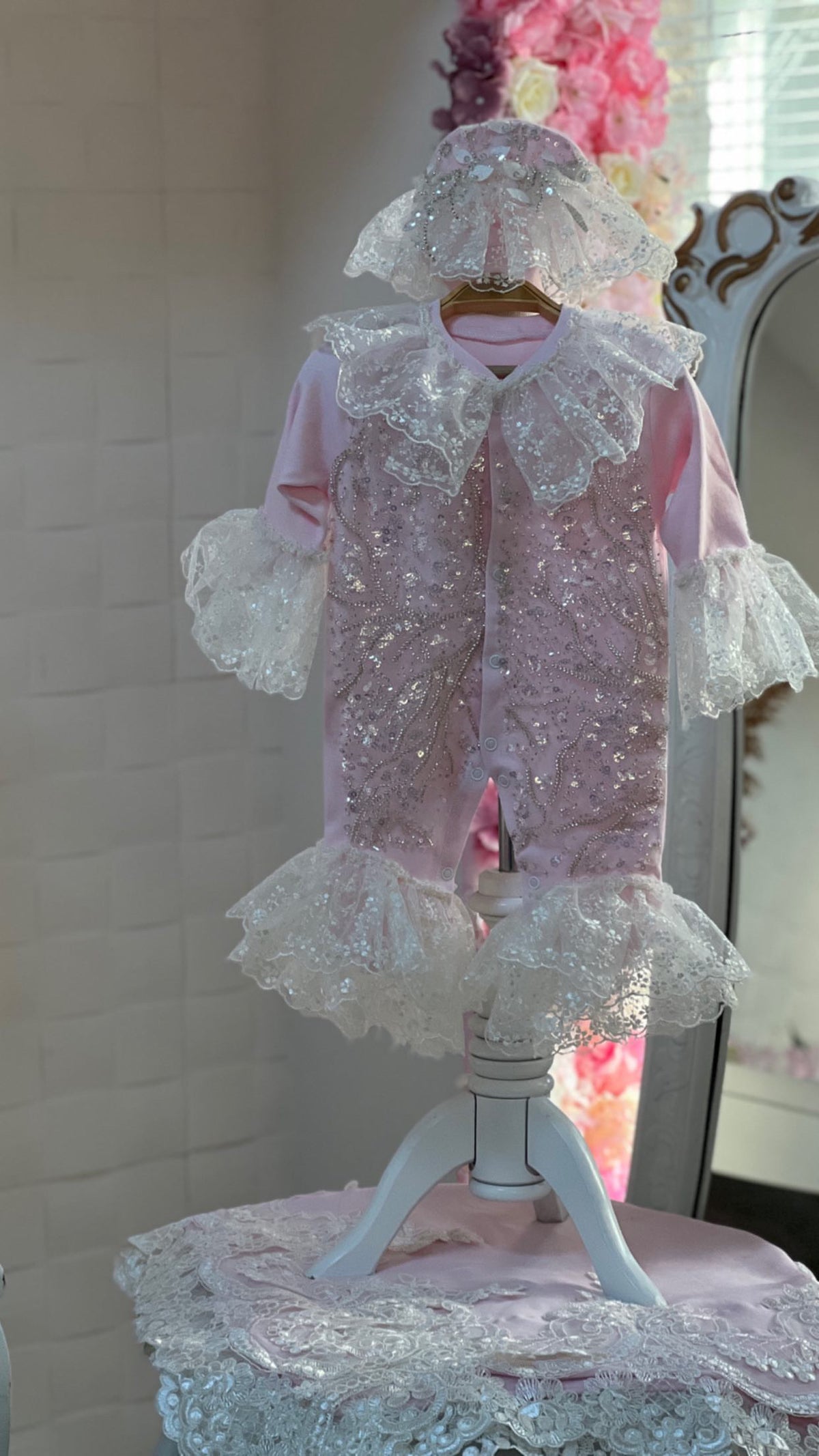 Pink France Lace Coton Baby Jumpsuit Hat And Blankent Set