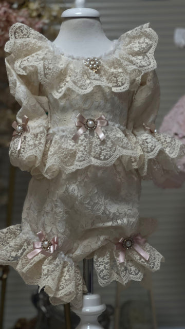 İvory Lace Fabric Blouse And Shorts Vintage