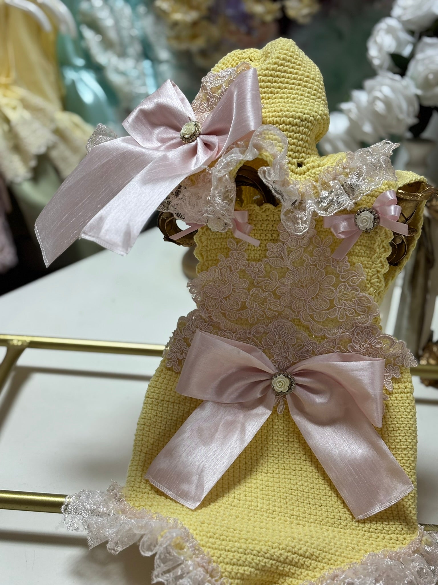 Knitwear yellow romper and bonnet