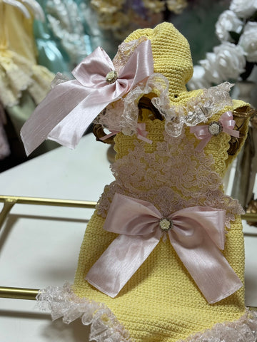 Knitwear yellow romper and bonnet