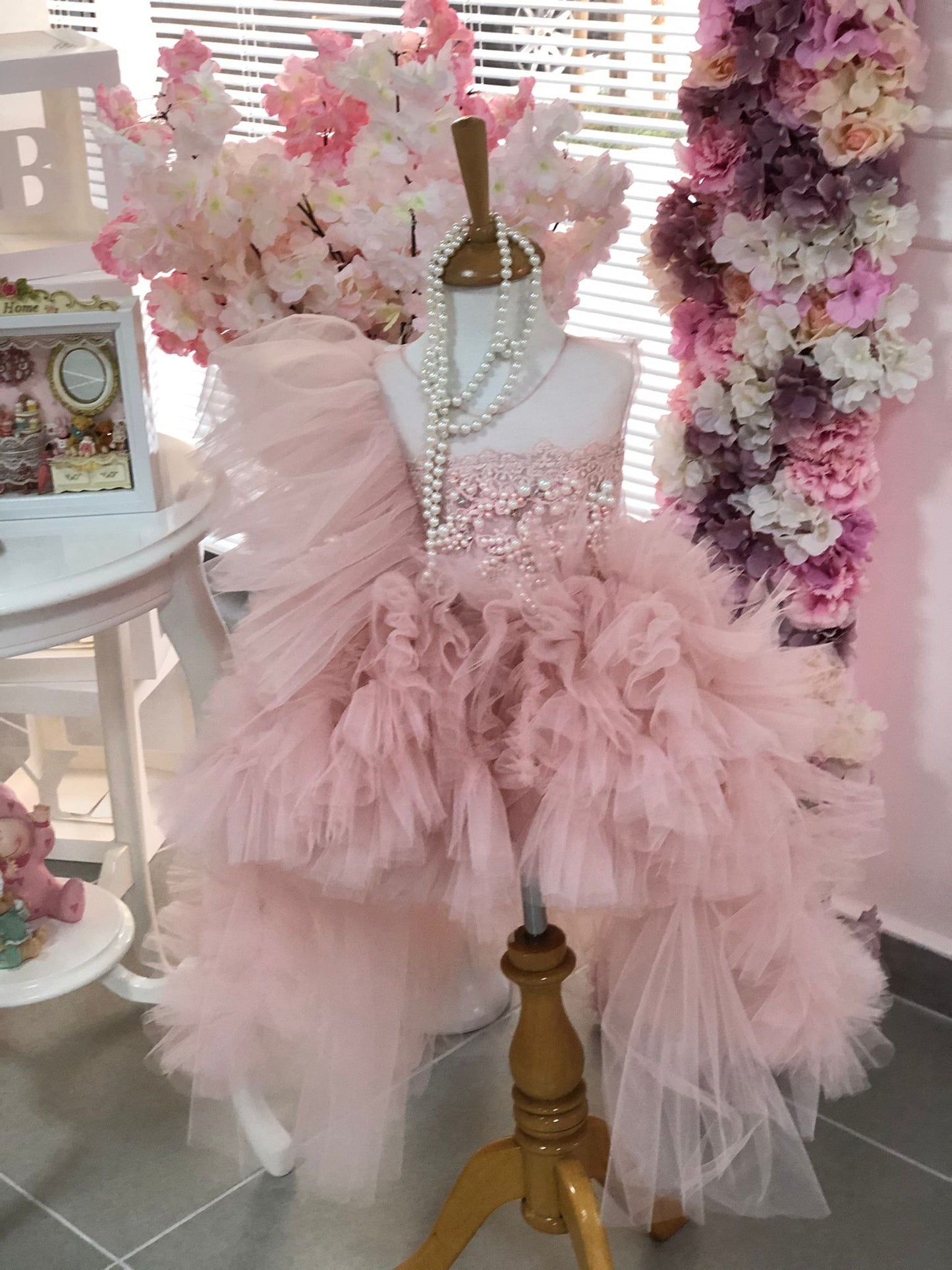 Light Pink Flowers Girl Pearl Aplique Puffy Long Train Dresses wholesale 6 pcs