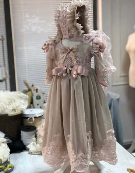 Victorian dress and bonnet