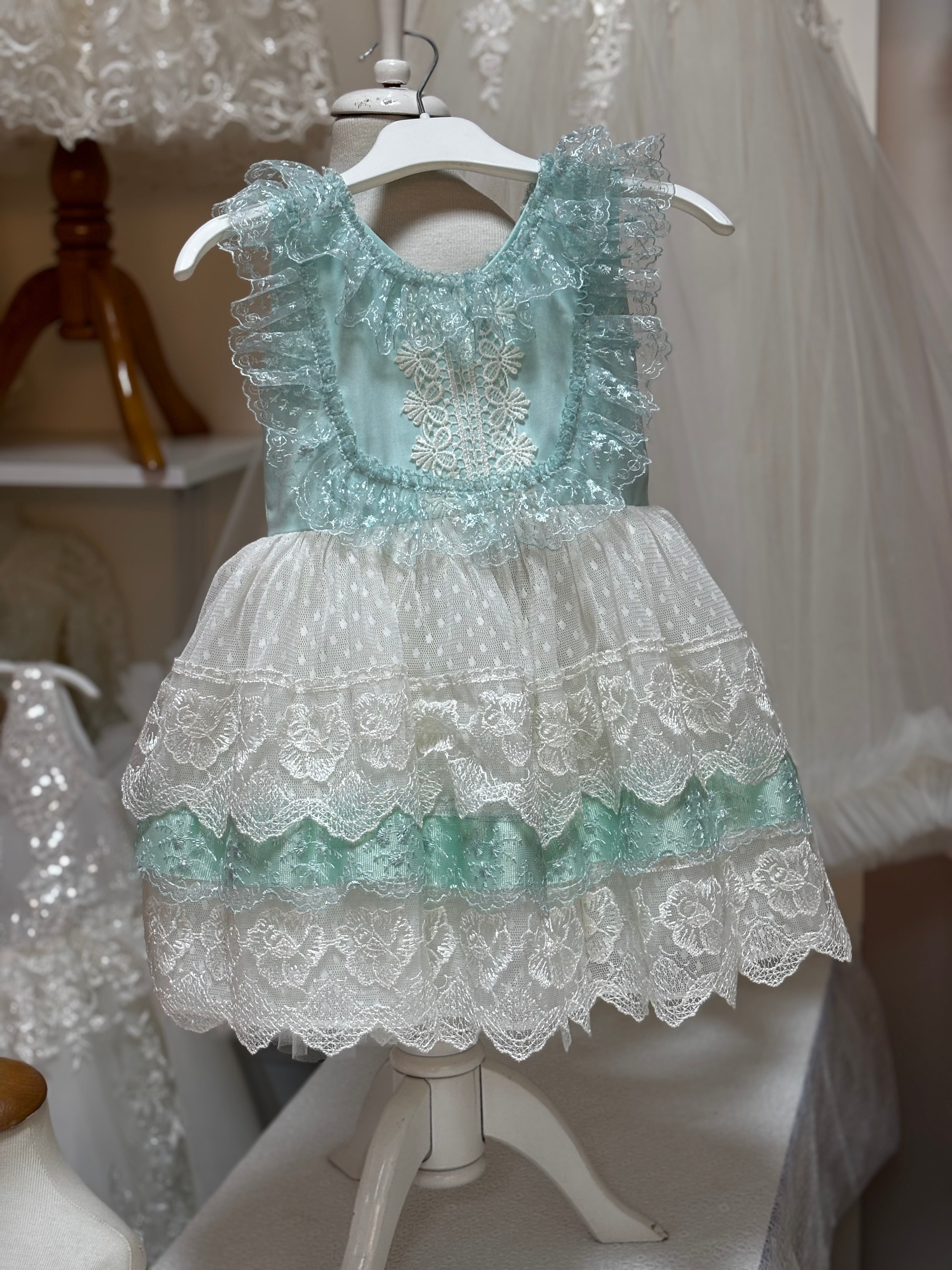 Blıe cream lace girl dress