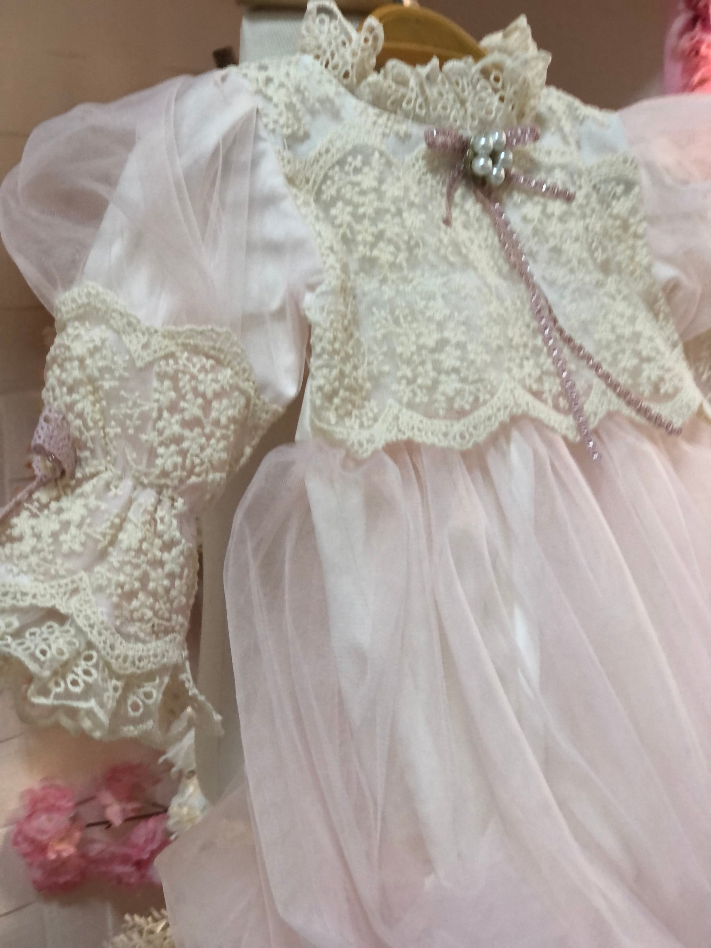 Cream lace coton fabric baby and girl vintage romper and bonnet