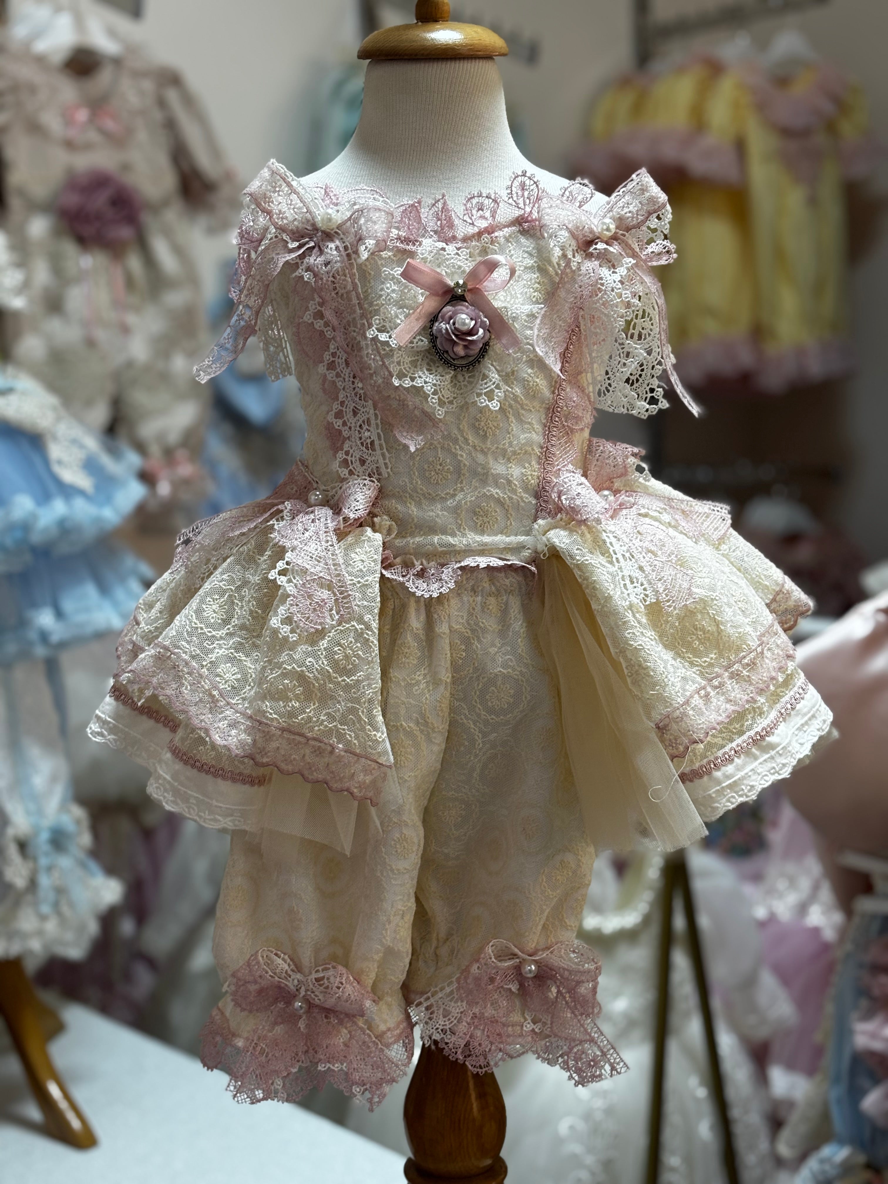 cream lace fabric baby and girl  vintage two pieces outfit