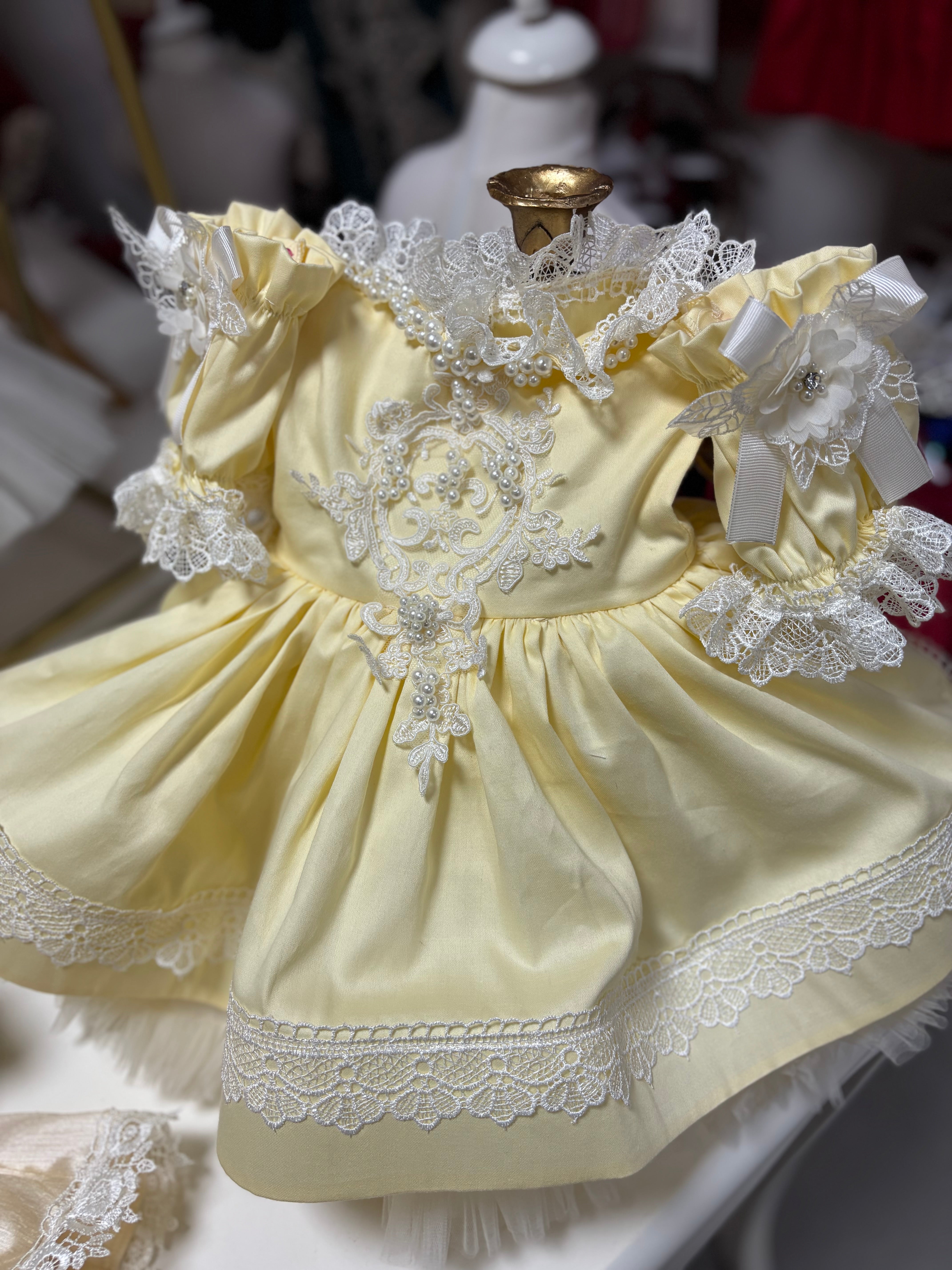 Yellow puffy dress
