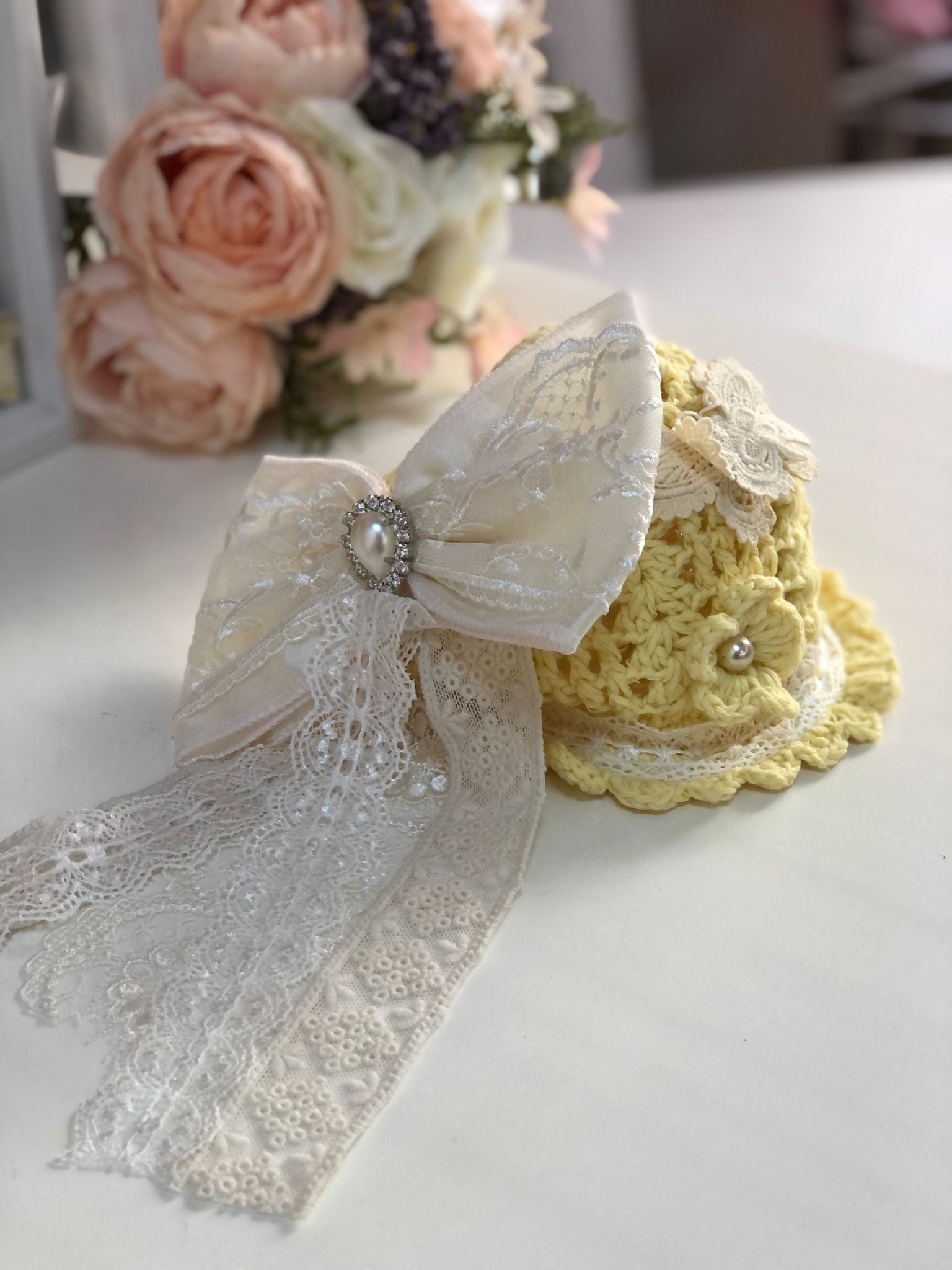 Yellow Knitwear bonnet