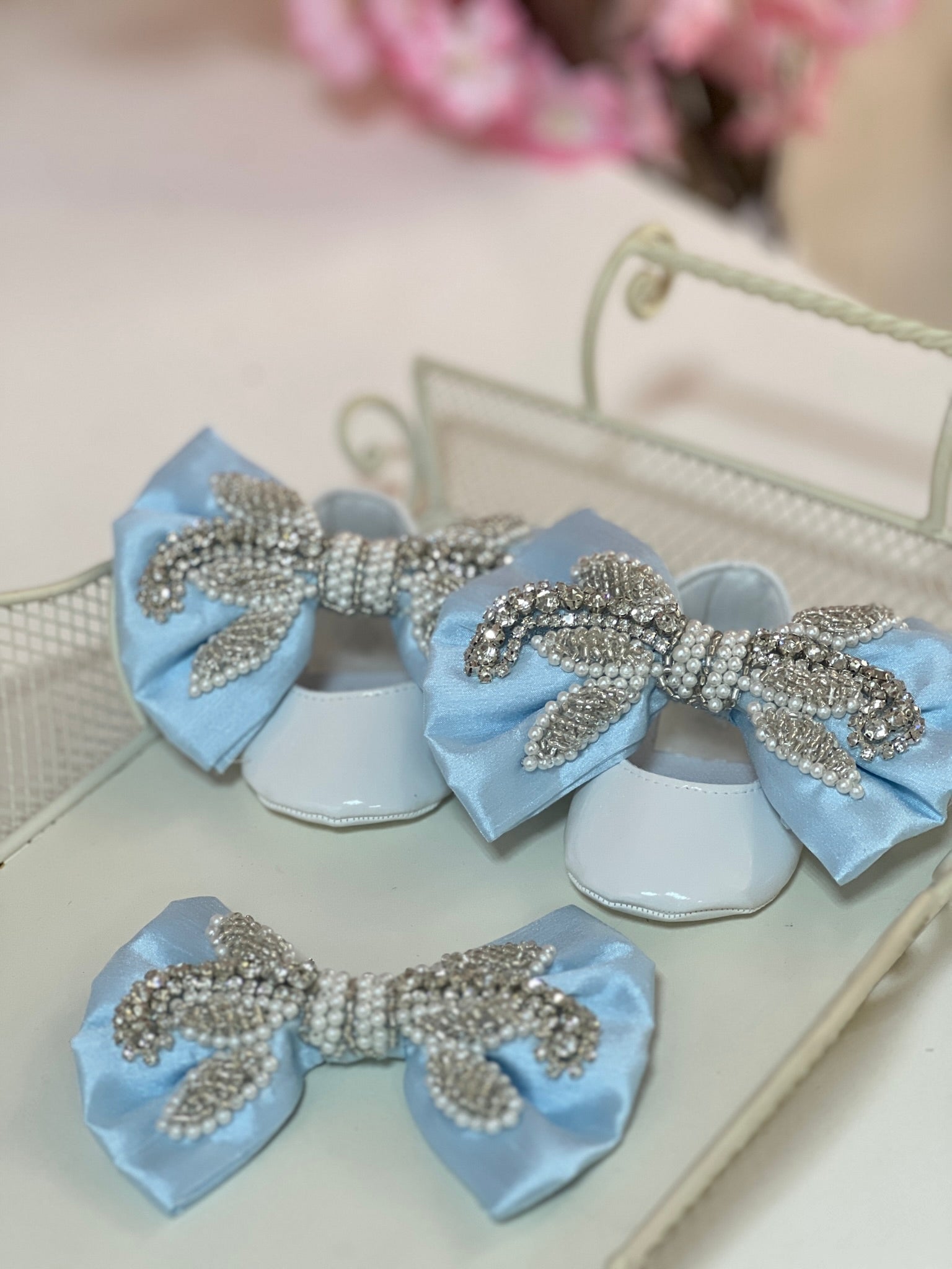White blue bow rhine stone baby shoes and hair bow 5 ınc