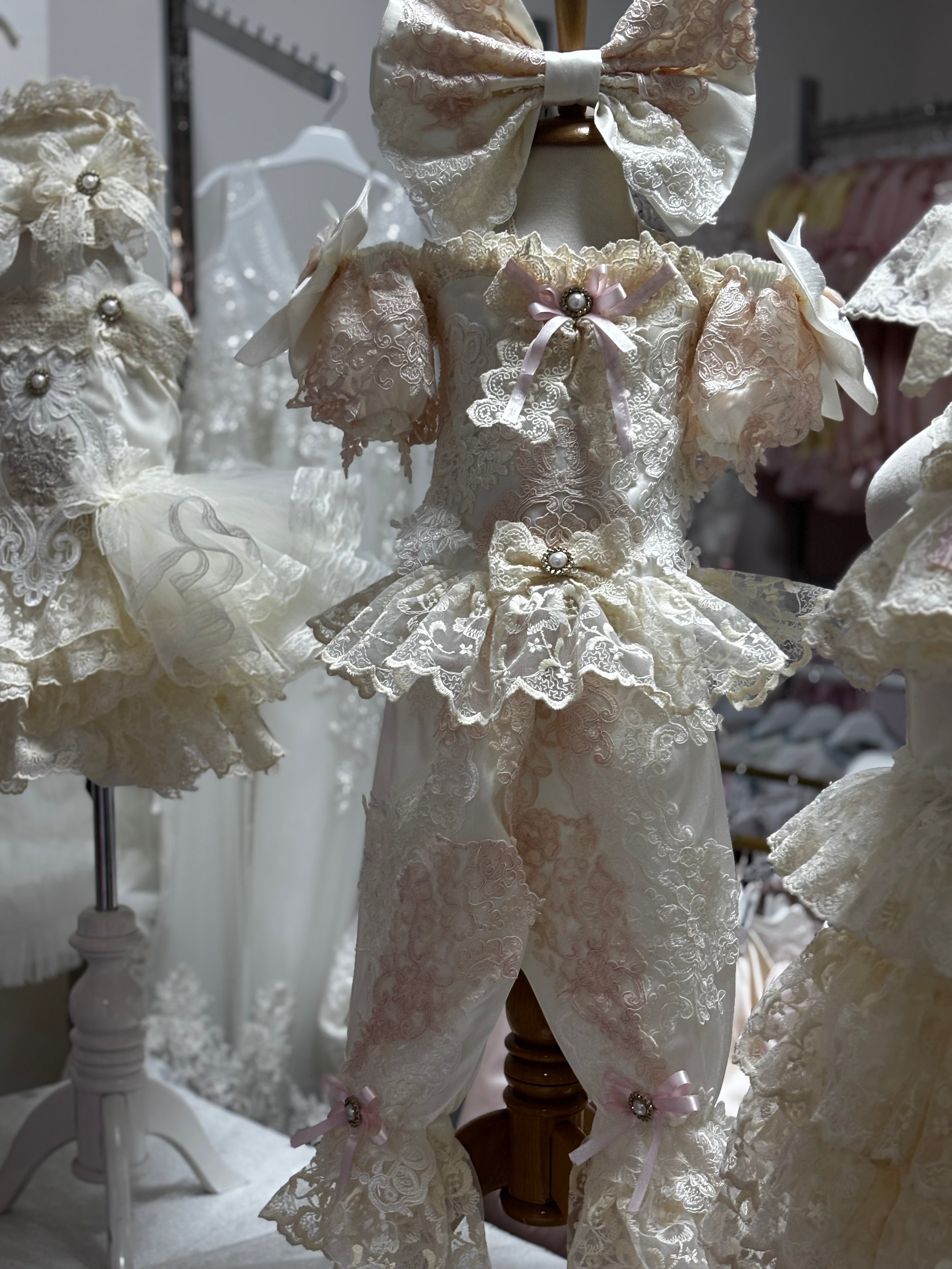Cream Girl two pieces set and hair bow