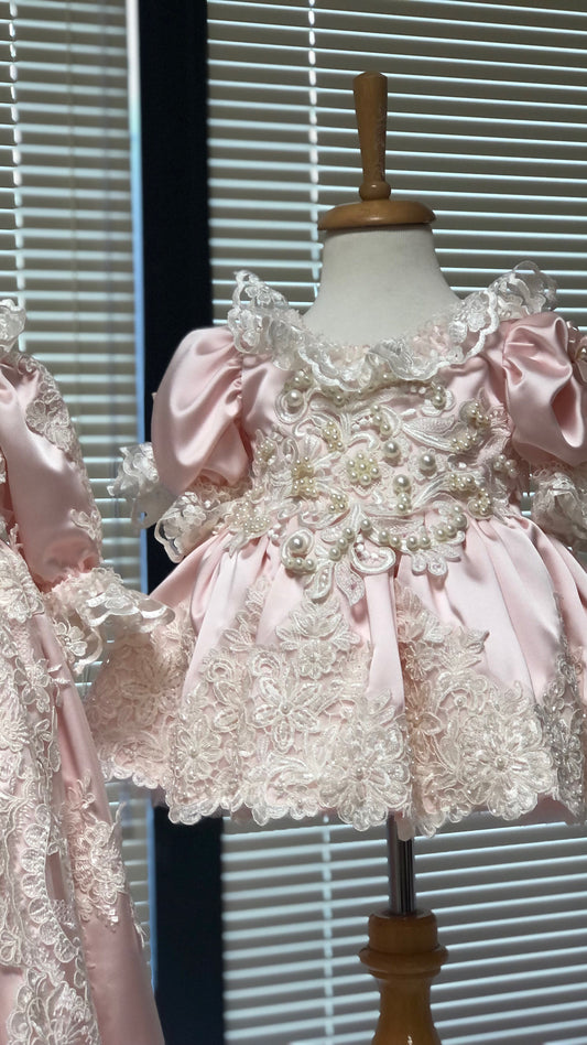 Baby pearl  dress and Bonnet  wholasale 7 pcs size 3m to 36m