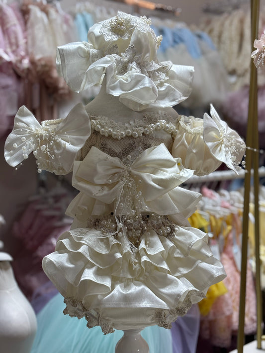Cream silk fabric two pieces outfıt and bonnet