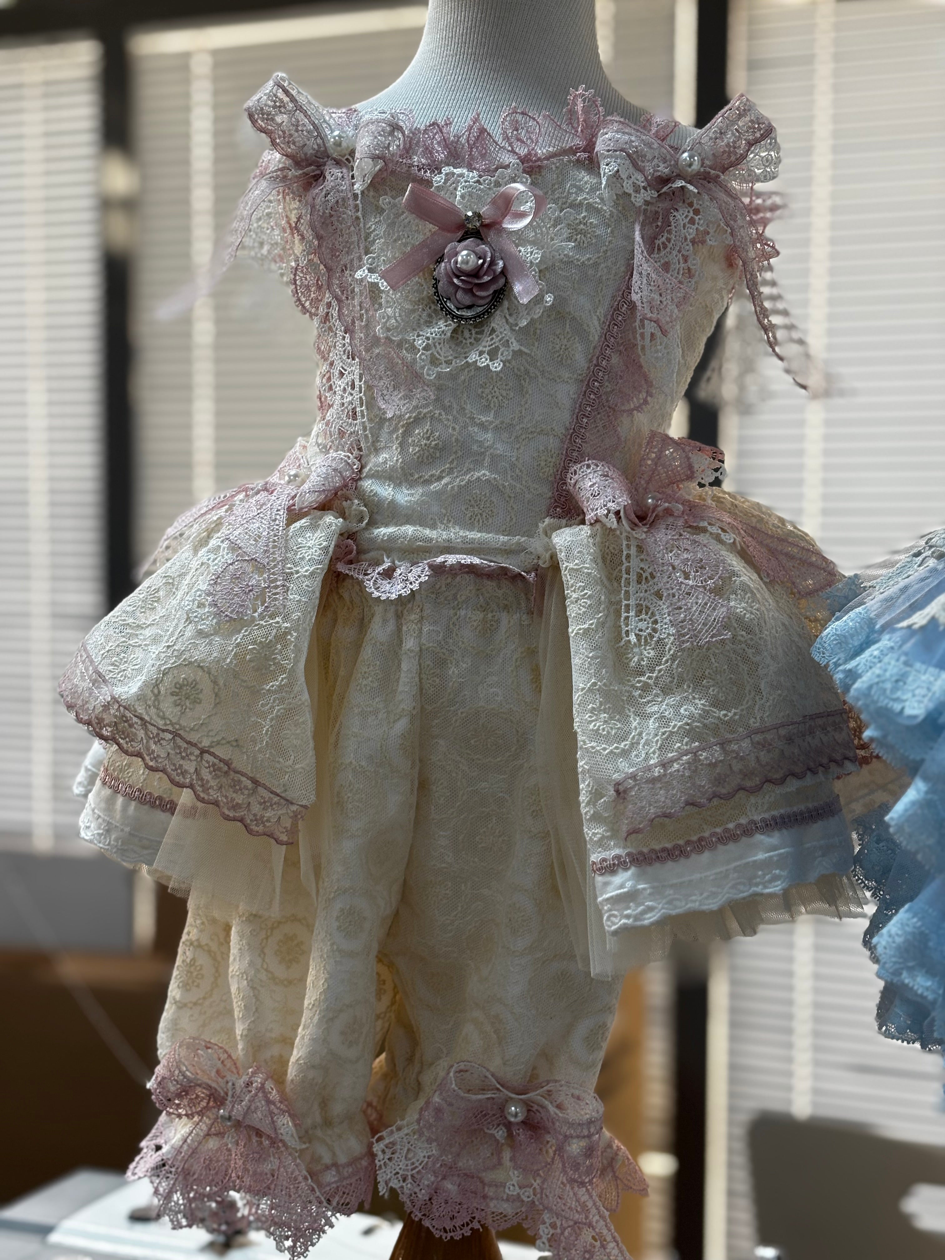 cream lace fabric baby and girl  vintage two pieces outfit