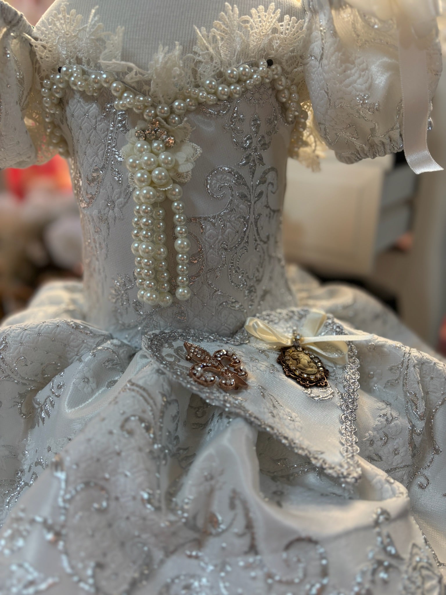 White amazing puffy dress