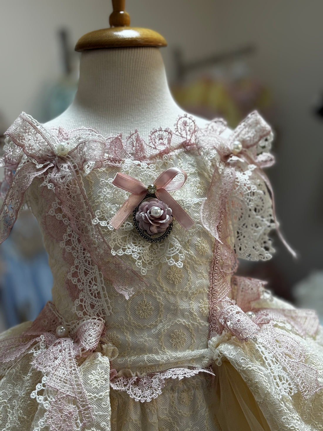 cream lace fabric baby and girl  vintage two pieces outfit