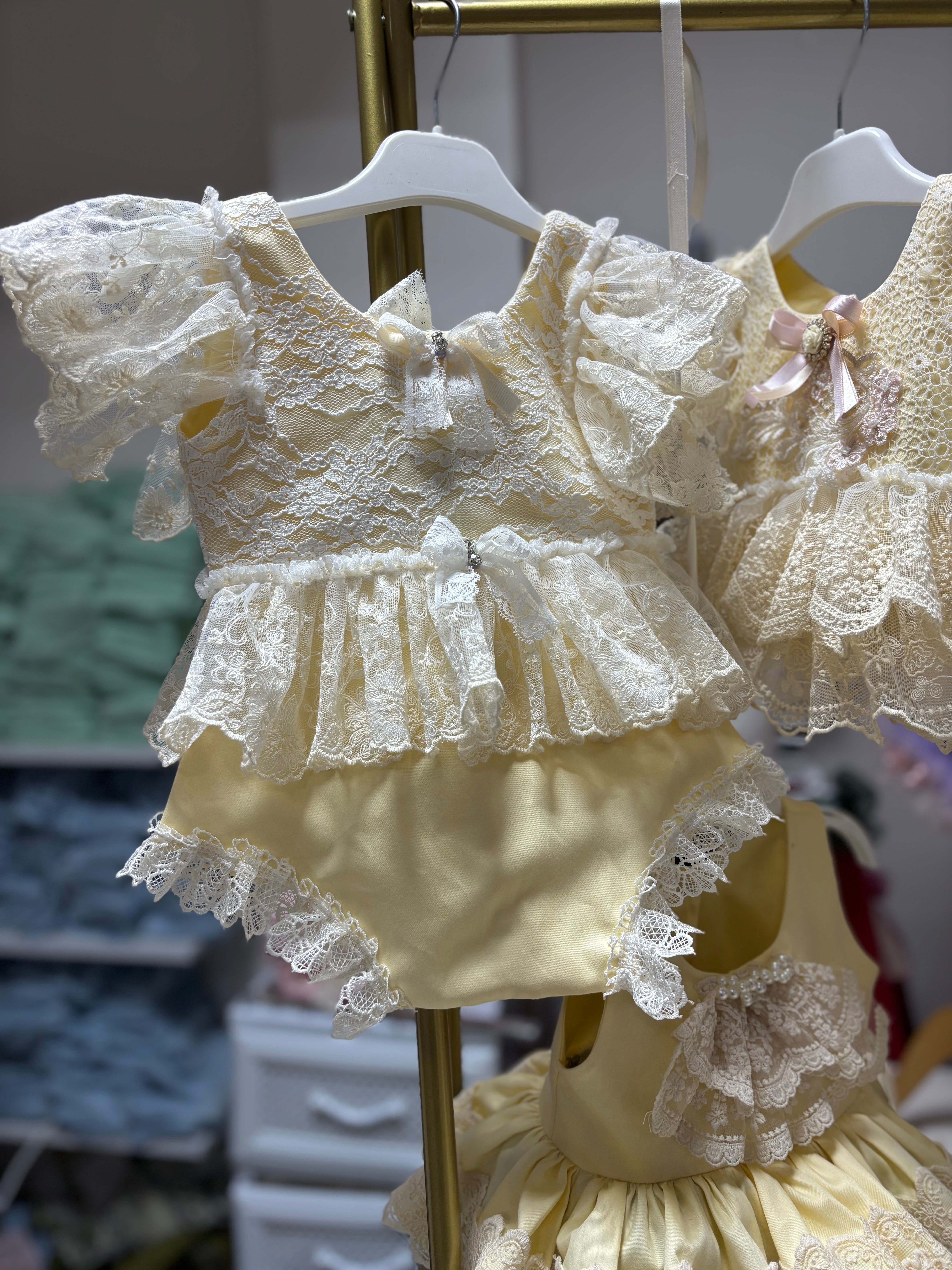 Yellow Coton Lace Fabric Romper And Bonnet