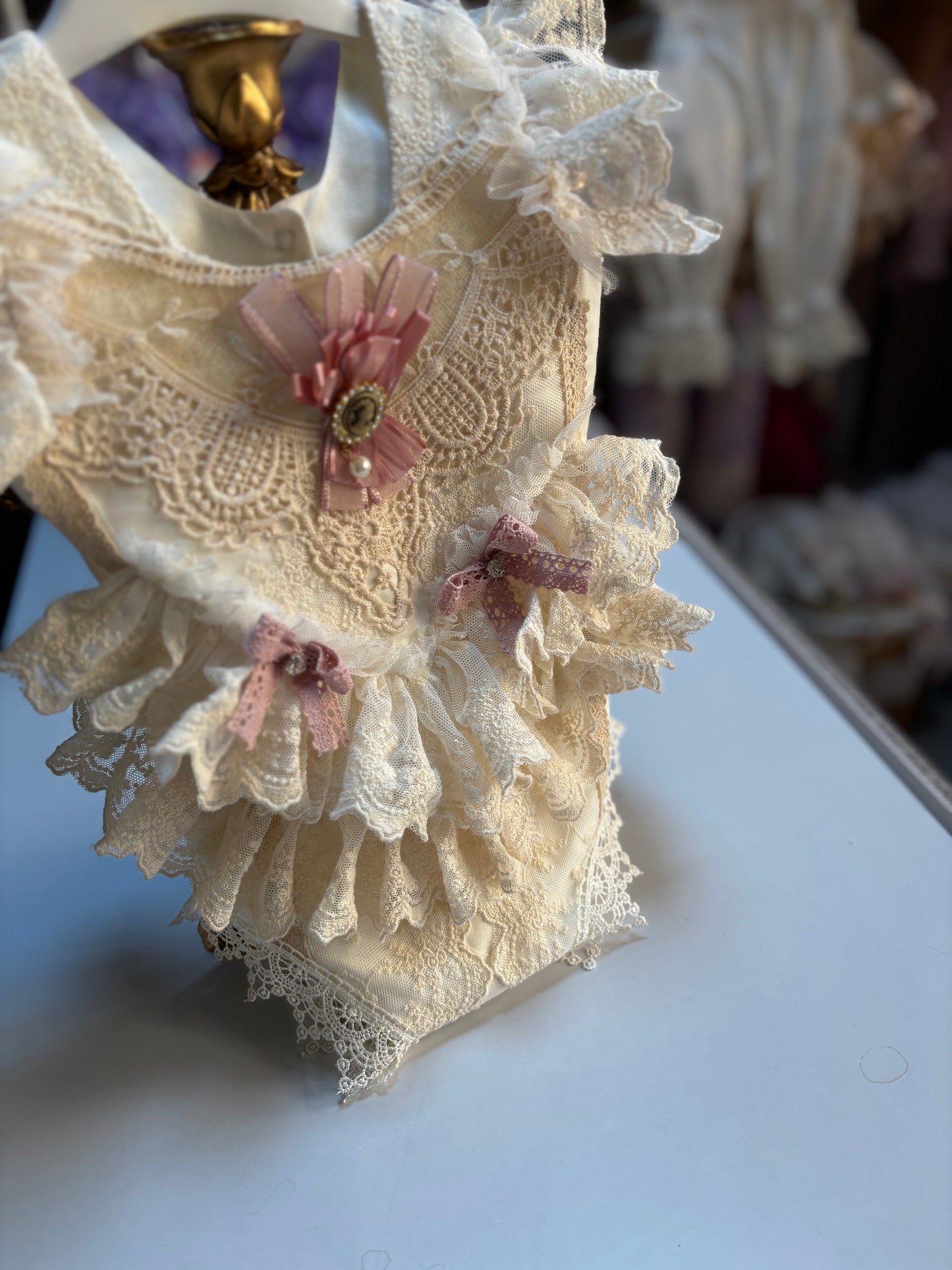 Cream lace coton fabric vintage romper wholesale 6 pcs