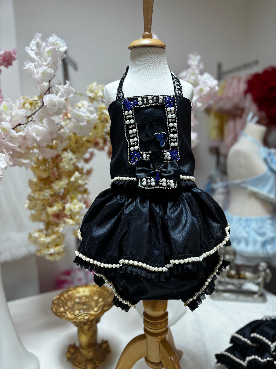 black silk girl two pcs outfit
