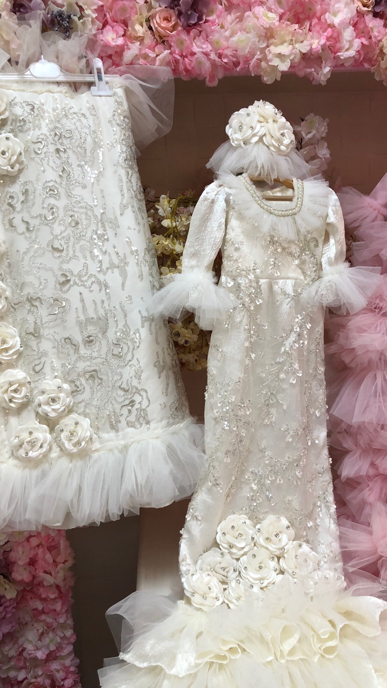 Cream Satin Fabrric BaptismAnd France Lace Gown Bonnet Blankent Fliwers Set