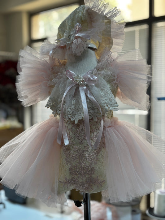 Lace fabric baby and girl romper and bonnet