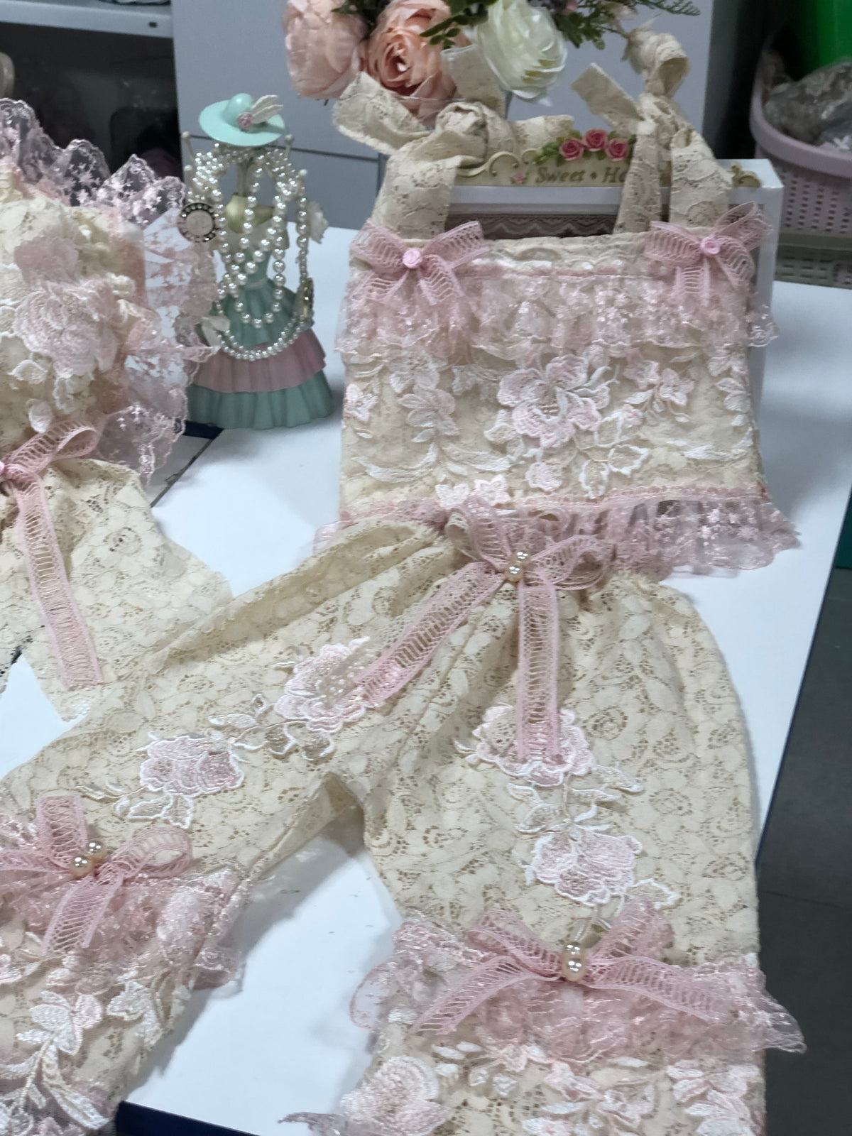 Lace fabric baby and girl two pieces outfıt and bonnet