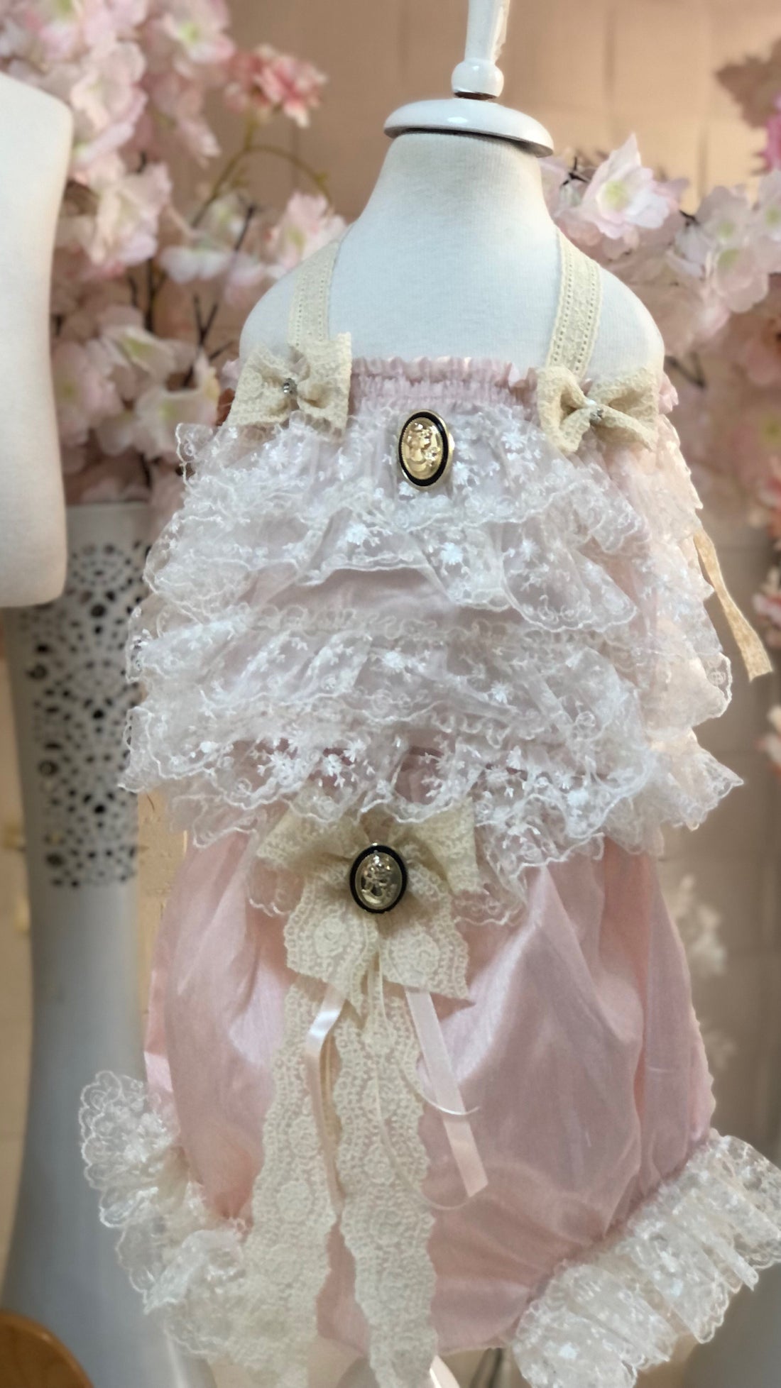 Light pink silk fabric lace baby girl blouse and shorts