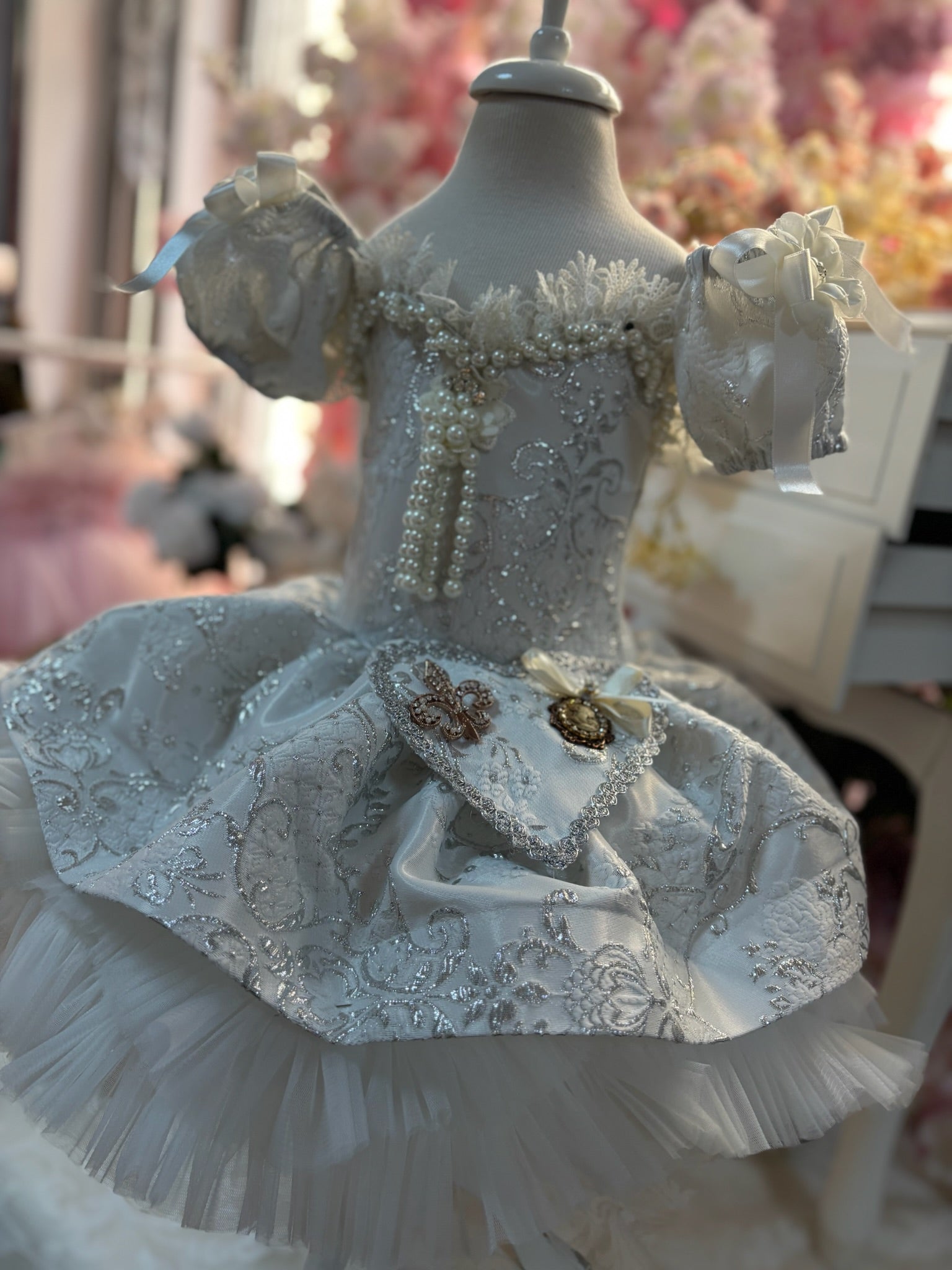 White amazing puffy dress
