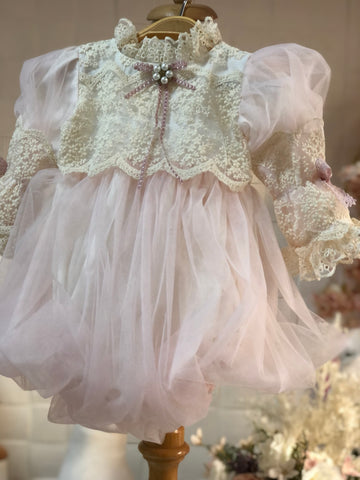 Cream lace coton fabric baby and girl vintage romper and bonnet