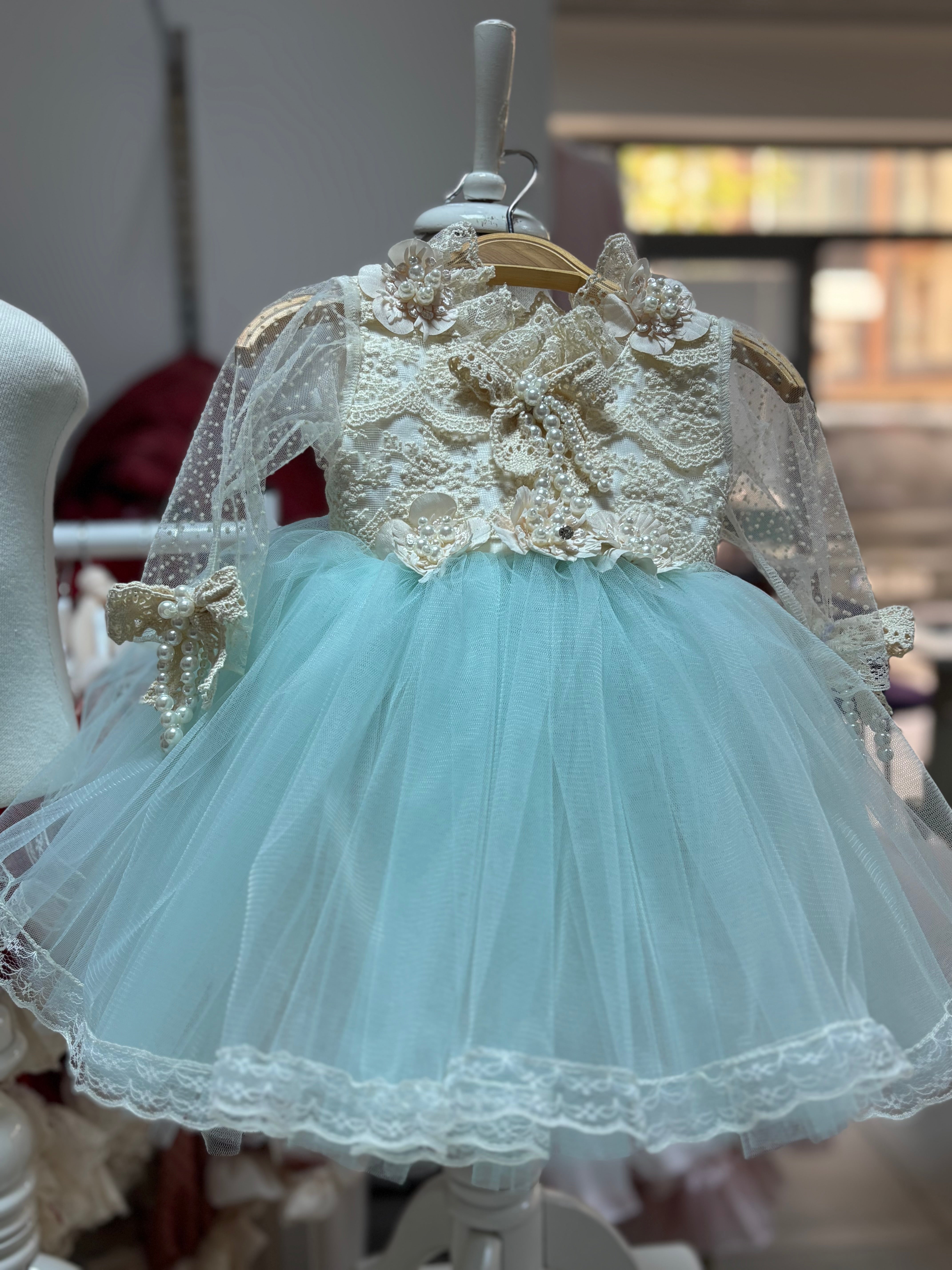 Amazing Tulle Pearl Lace Handmade Dresses