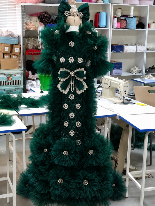 Green baby long gown and bonnet