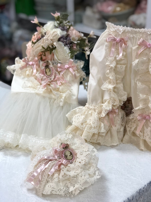 Girls extraordinary luxury clothing..