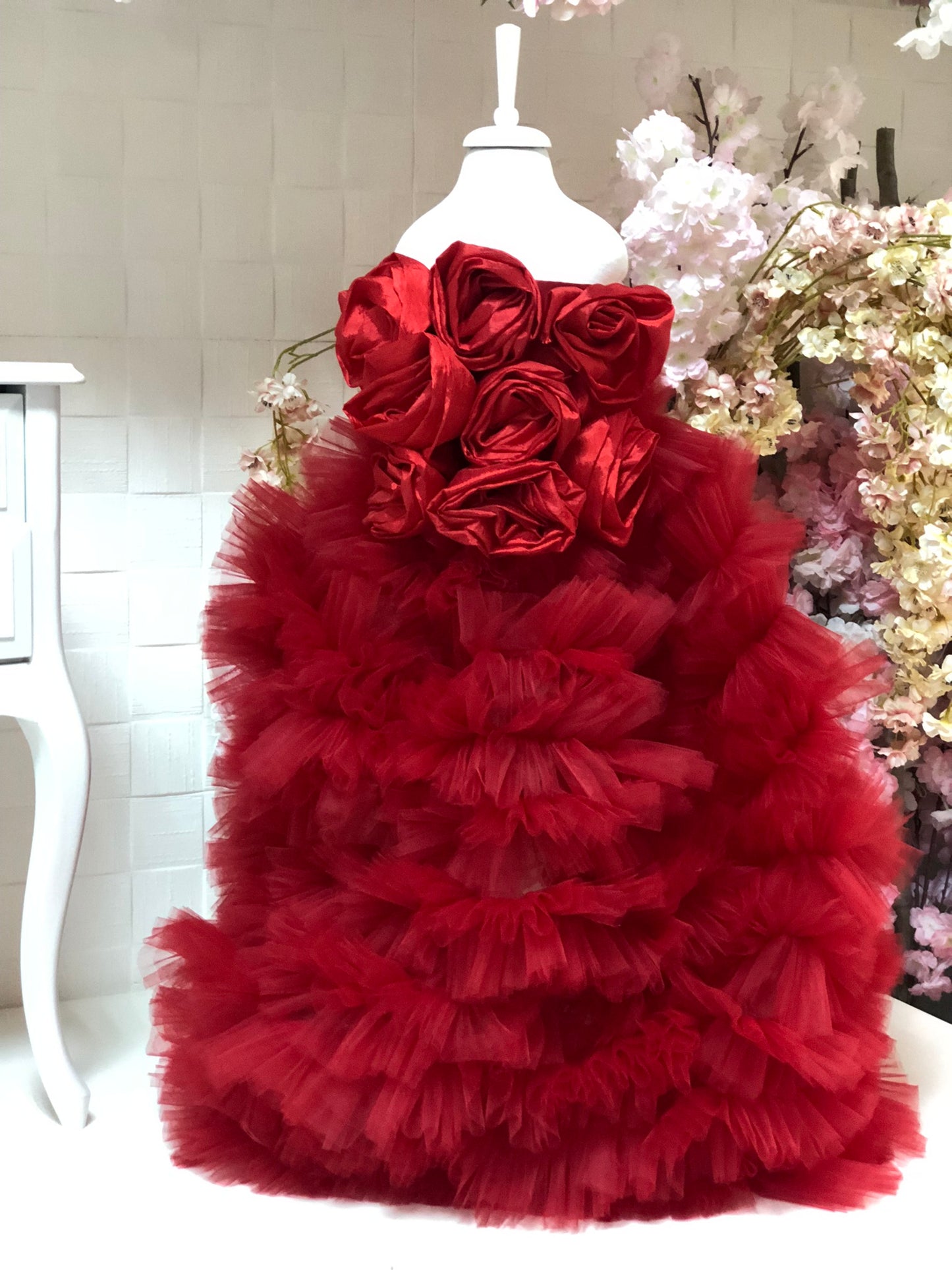 red long girl dree and hair bow