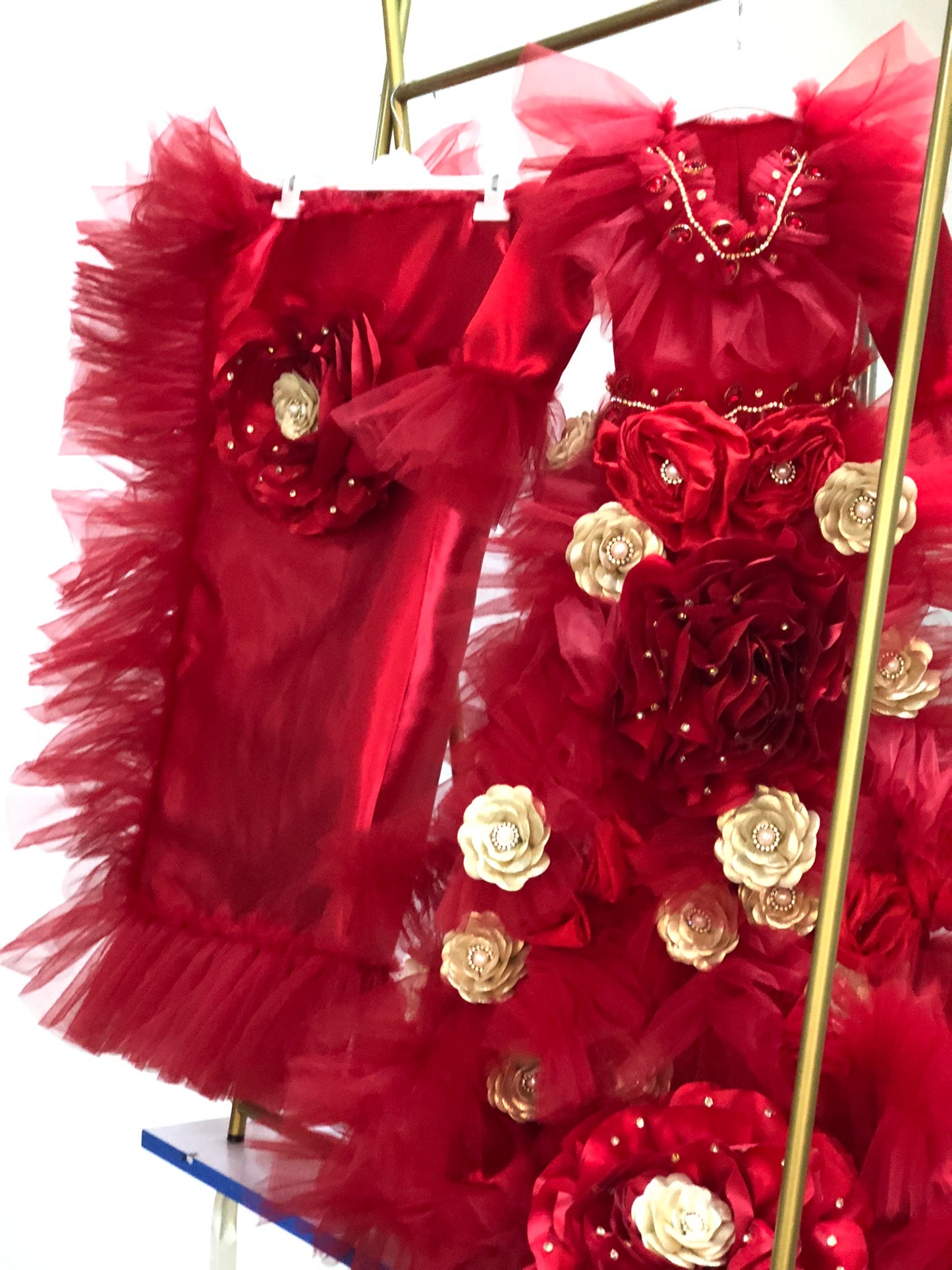 red  flowers gown hair bow and blankent set