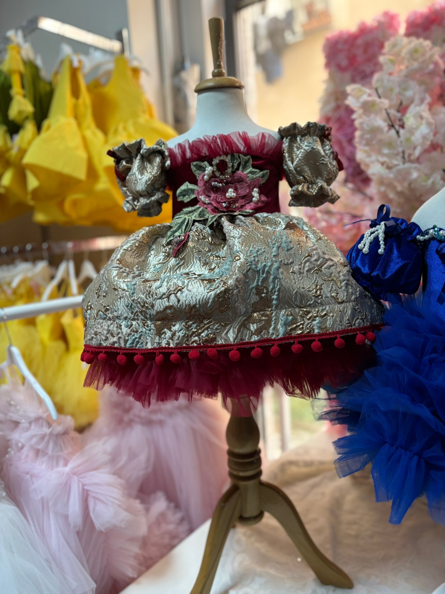 Holiday Red Flower Desing Dresses Short And Sleeves