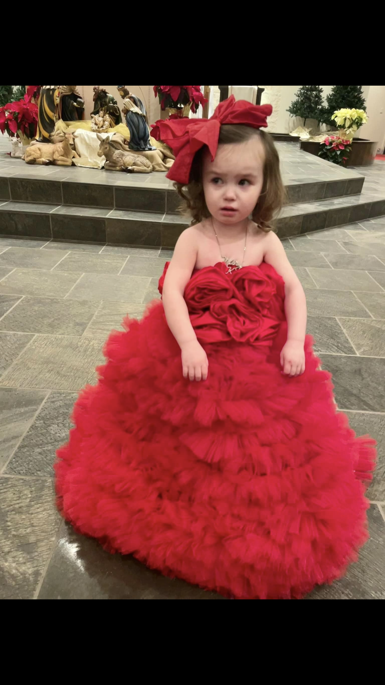 red long girl dree and hair bow
