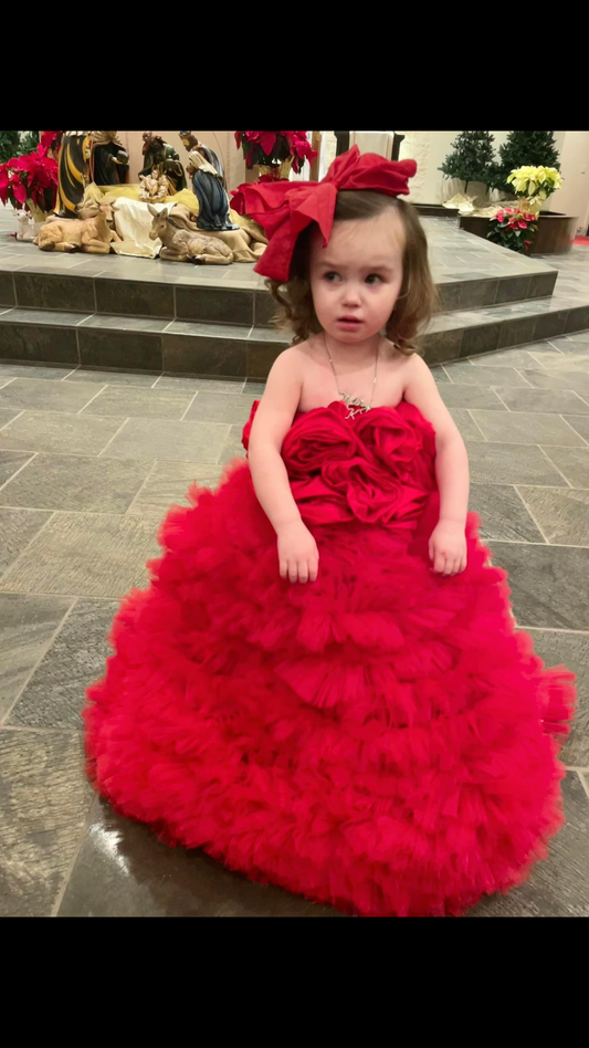 red long girl dree and hair bow