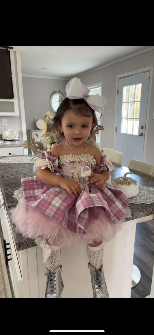 pink plain girl dress and hair bow