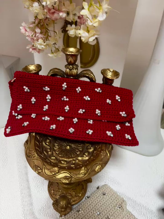 red woman bag knitwear